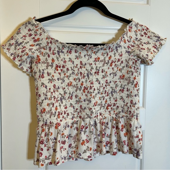 AMERICAN EAGLE OFF THE SHOULDER FLORAL PATTERNED WHITE TOP SIZE SMALL - Picture 8 of 11